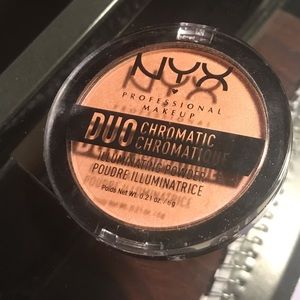 NYX DUO CHROMATIC ILLUMINATING POWDER
